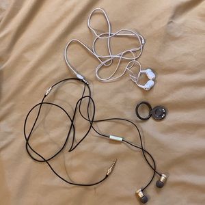 Phone ring holder and Two earbuds
